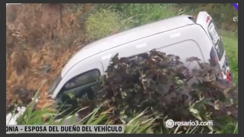 Así quedó el utilitario en Capitán Bermúdez.