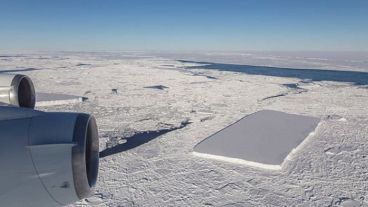 Más imágenes del iceberg rectangular tomado por la Nasa.