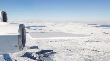 Más imágenes del iceberg rectangular tomado por la Nasa.