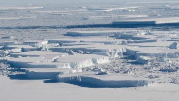 Más imágenes del iceberg rectangular tomado por la Nasa.