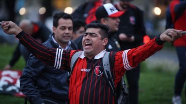 Los hinchas llevaron el banderazo al Obelisco.