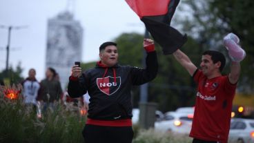 Los hinchas llevaron el banderazo al Obelisco.