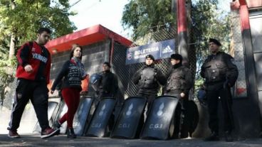 Las canchas de ambos clubes permanecerán cerradas.