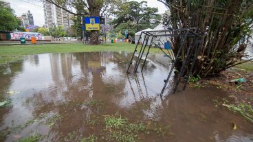 Agua acumulada en varios sectores.