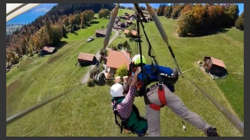 Los dos minutos más dramáticos que vivió el turista en el aire.