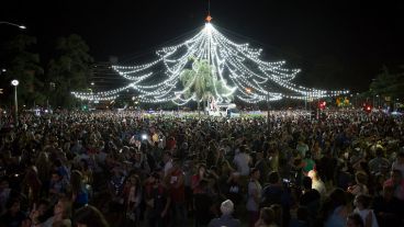 La hermosa panorámica con las tres mil luces Led a pleno.