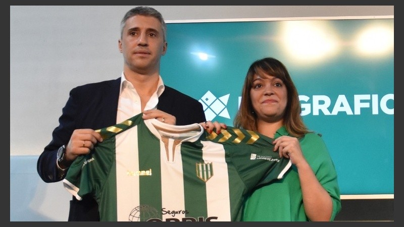 Crespo, junto a la presidenta del Taladro, Lucía Barbuto.