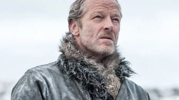 "Los productores estaban absolutamente paranoicos con temor de que alguien descubra algo de la serie y lo divulgue”, dijo Iain Glen.