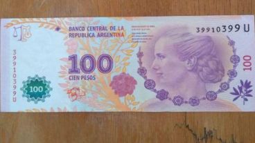 Un billete de Evita fue subastado y pagaron 2500 pesos por él.