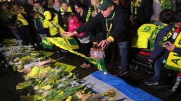 Los hinchas en una vigilia en Nantes.