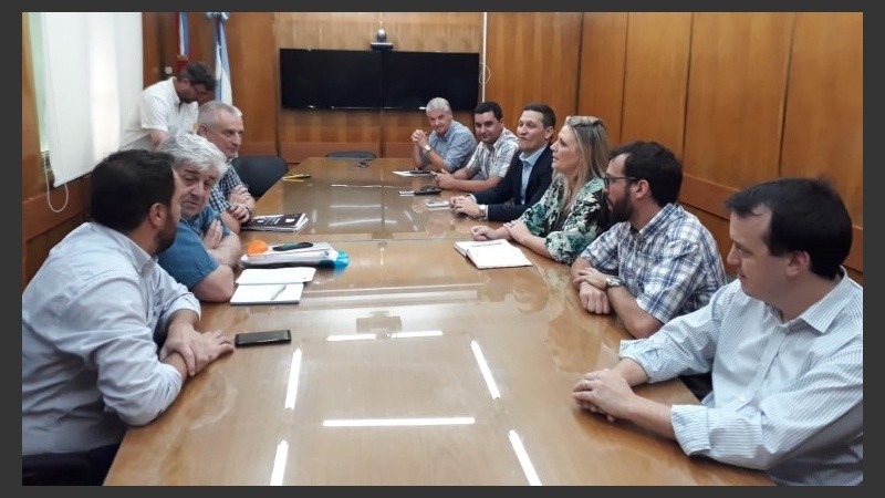 La reunión de funcionarios con las cooperativas este viernes en la EPE. 