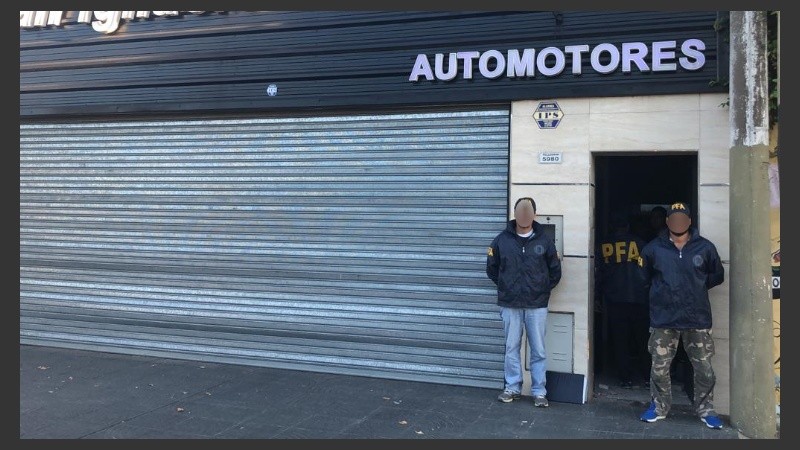 En los procedimientos se encontraron armas, municiones, documentación y celulares.