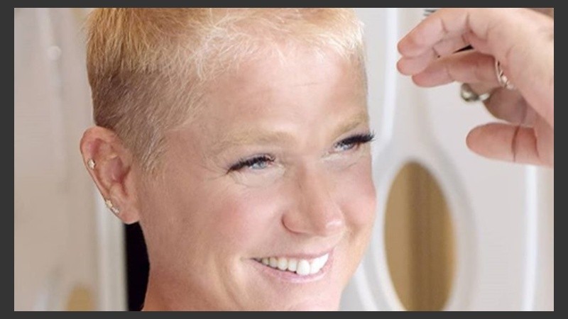 Xuxa optó una vez más por un cambio de look.