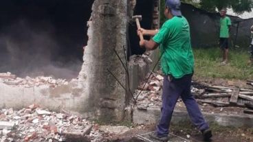 Los vecinos destrozaron la vivienda.