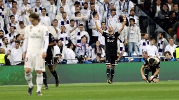 Ziyech celebra el segundo ante un atónito Madrid.