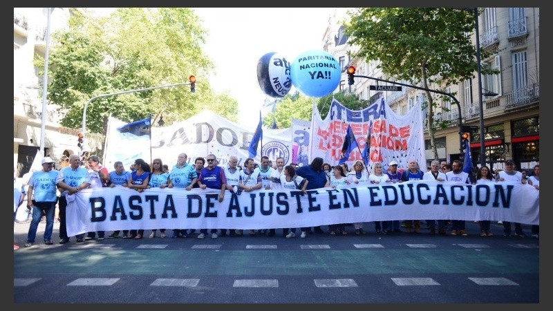 Los docentes por las calles de Buenos Aires.