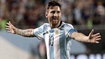 Messi retornará a la selección en un amistoso a fin de mes.