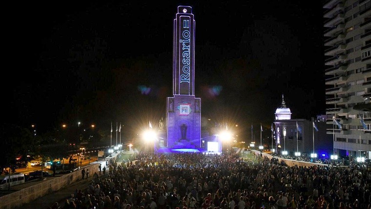 El juego de luces en el Monumento.