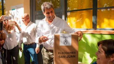 El gobernador Uñac busca consolidar su candidatura a la reelección.