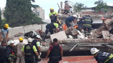 El desmoronamiento se produjo en el edificio lindero a una construcción.