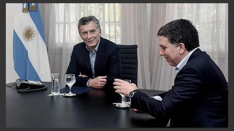 Macri y su ministro de Haciendo, Nicolás Dujovne.