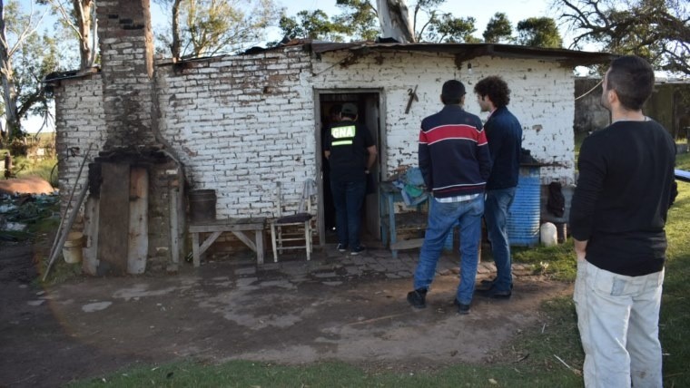 La víctima de trata vivía y trabajaba en condiciones inhumanas.