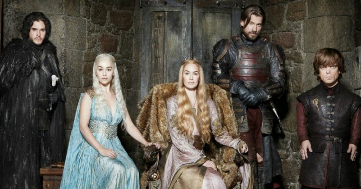 Elenco de 'Game of Thrones' ri e se emociona ao ler final da série; cenas  viralizam na internet - Estereosom FM