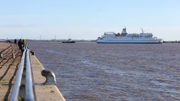 El barco llegó este viernes a Rosario.