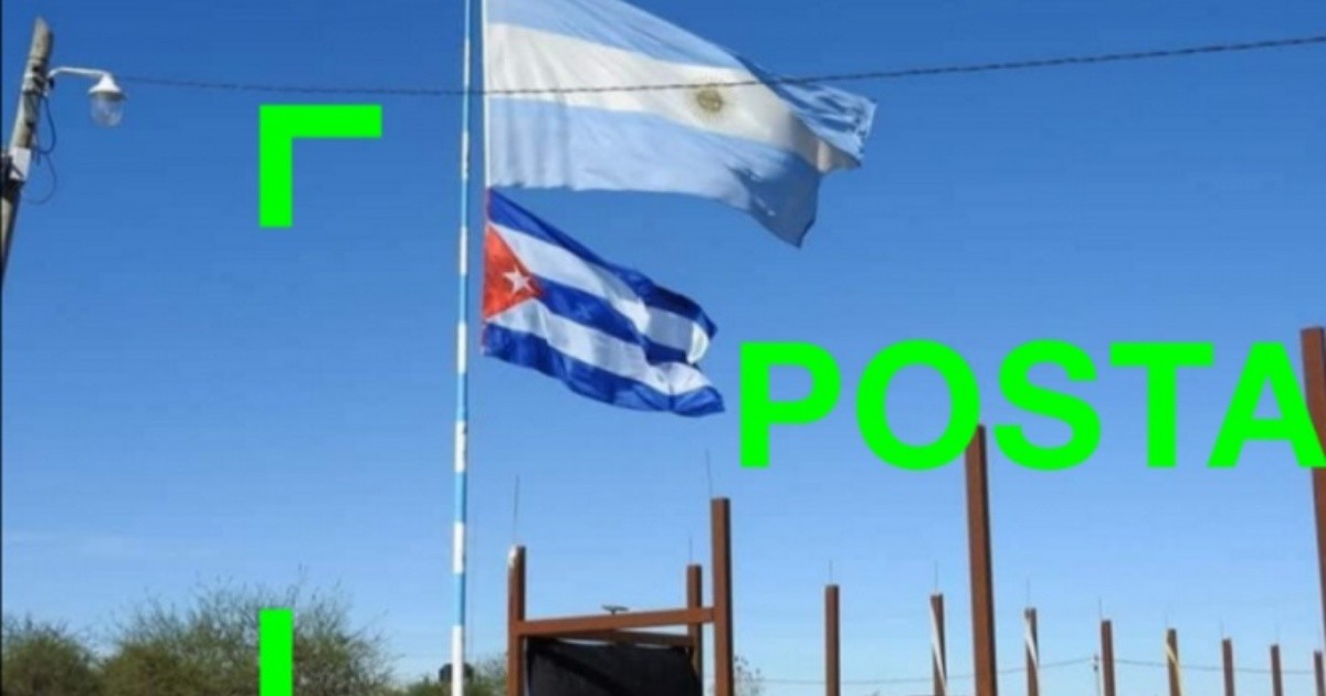 S hubo un acto escolar en Chaco donde se iz la bandera de la