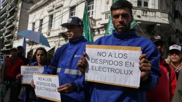 Los trabajadores reclaman ser reincorporados a la planta.