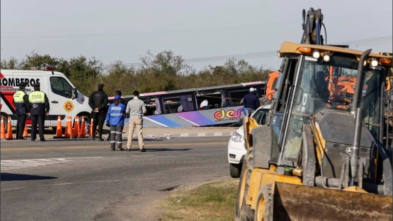 El vuelco del micro provocó la muerte de 15 jubilados. 