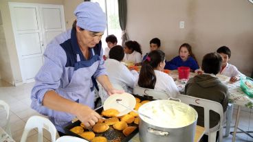 El gobierno provincial anunció el aumento de las partidas para comedores escolares.