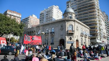 El "polentazo" de este martes frente al Monumento y al Concejo.