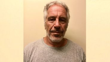 Previamente, Jeffrey Epstein ya había sido encontrado inconsciente en su celda y con marcas en el cuello.