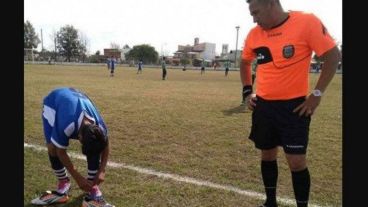 El momento en el que el jugador se cambia los botines.