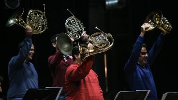 "Los didácticos de la Sinfónica": un espectáculo en el teatro El Círculo que acerca a los jóvenes a la música.