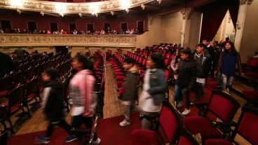 "Los didácticos de la Sinfónica": un espectáculo en el teatro El Círculo que acerca a los jóvenes a la música.