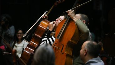 "Los didácticos de la Sinfónica": un espectáculo en el teatro El Círculo que acerca a los jóvenes a la música.