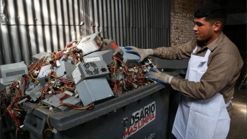 Los residuos informáticos son reciclados en Rosario. 