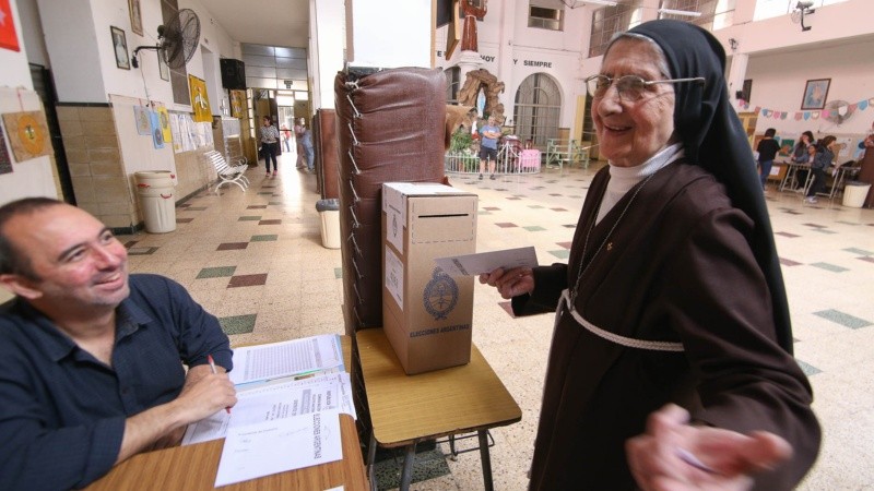 Las imágenes de la votación de este domingo en Rosario. 