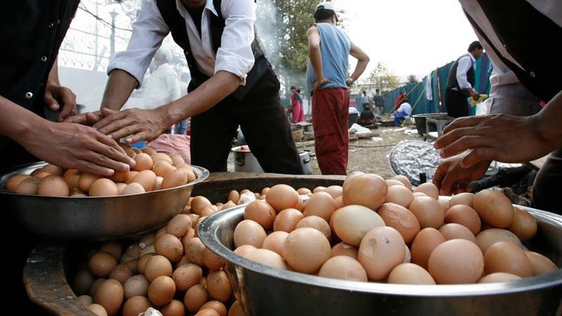  El reto incluía además una recompensa de 2.000 rupias.