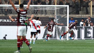 Gabriel Barbosa, goleador de la Copa, apareció sobre el final.