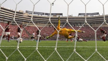 Otro ángulo del gol de Borré, que al final no alcanzó.