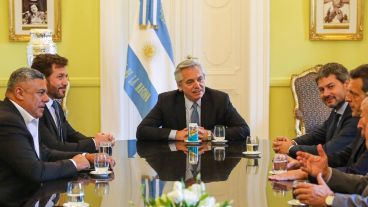 Alberto Fernández con Domínguez y Tapia en Casa Rosada.