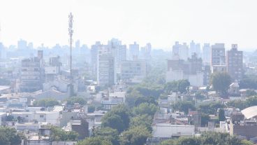 El humo sobre la ciudad, desde barrio Abasto hacia el este.