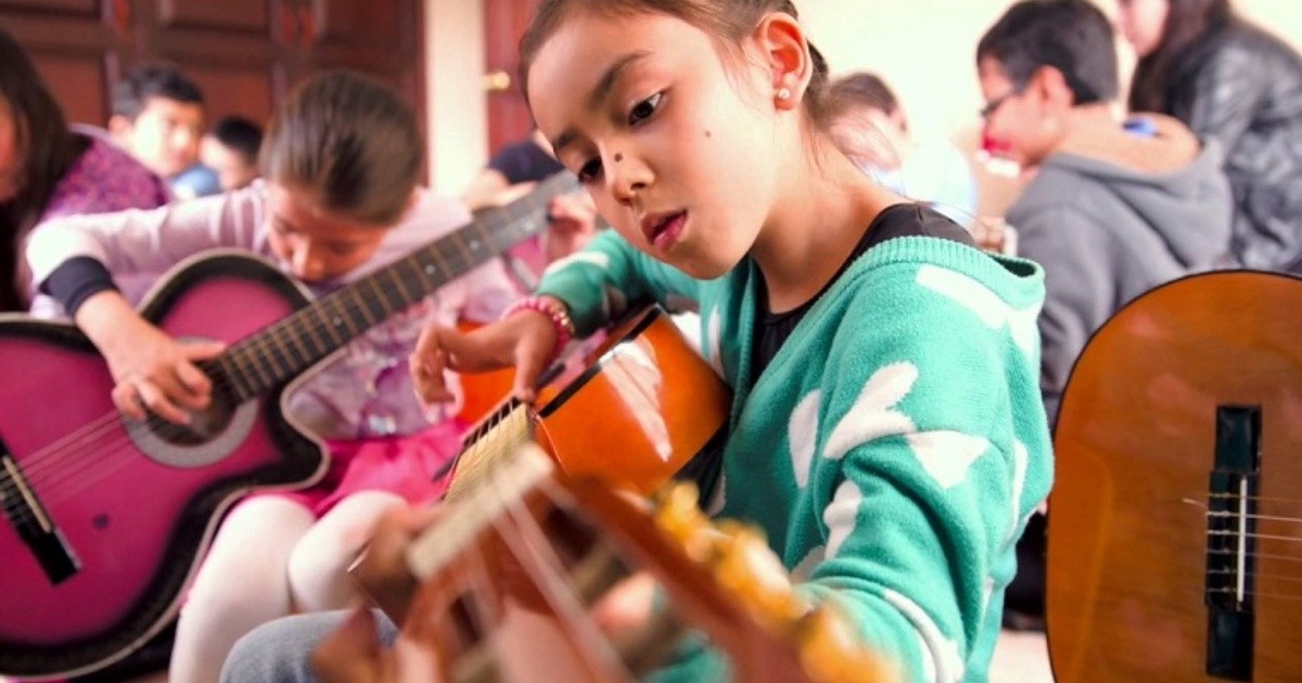 Clases De Guitarra Para Niños De Tres Años