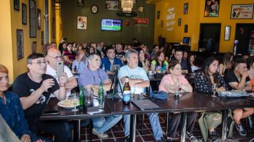 El Café Ufológico Rosario invitó al foro.