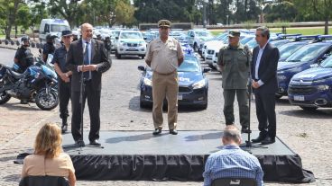 Perotti y Javkin encabezaron el acto público frente al Monumento.