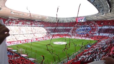 El estadio del Bayern Munich recibiría fútbol otra vez, pero a puertas cerradas.