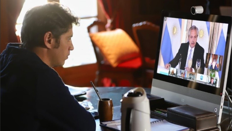 El gobernador siguió por videoconferencia el acto de este jueves en Olivos.